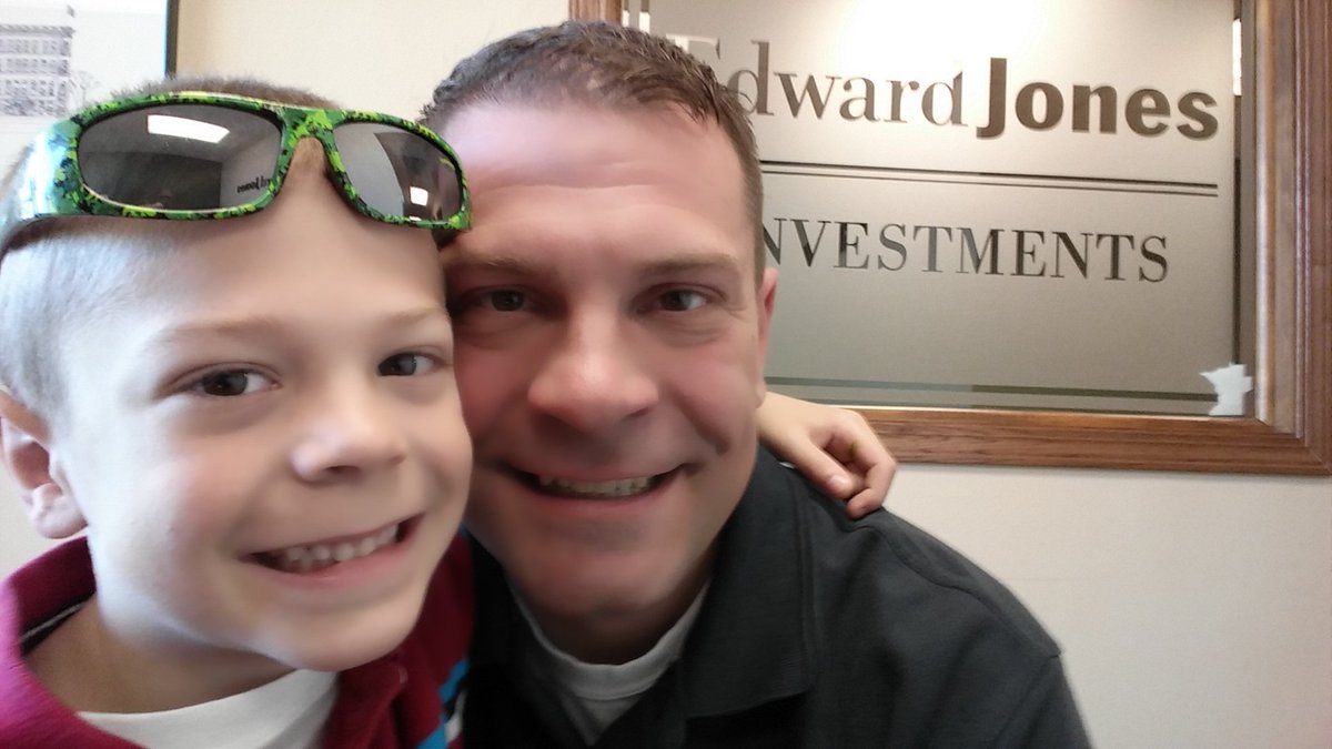 Andy_J_Fish's tweet photo. Saturday morning selfie at the office #righthandman https://t.co/SLgAtEMYuF