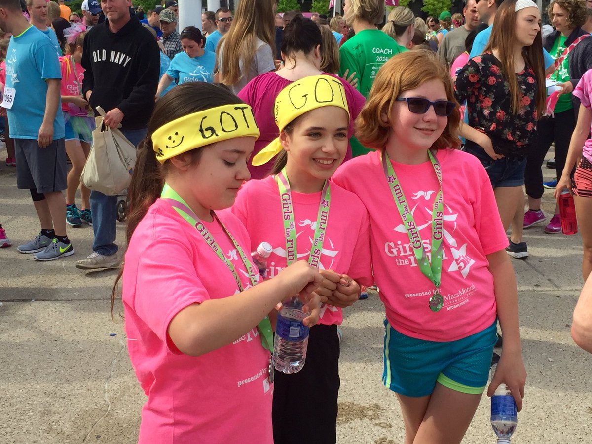 KenowaHills's tweet photo. KH is proud of all the girls who have trained for this day! #girlsontherun #inspiredbycommitment #knightpride https://t.co/7oR634FEHn