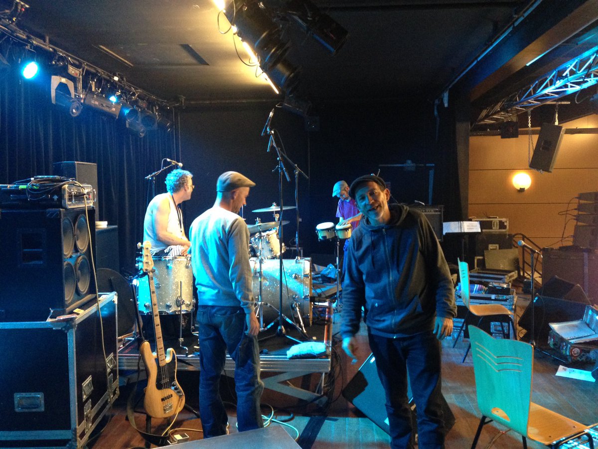 MoussuT's tweet photo. Mise en place pour les balances #Concert #MTJ2016 #Limay #backstage https://t.co/dB2S6HQh4I