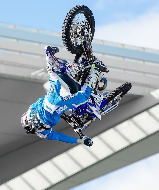 mxpics's tweet image. Now watch me whip