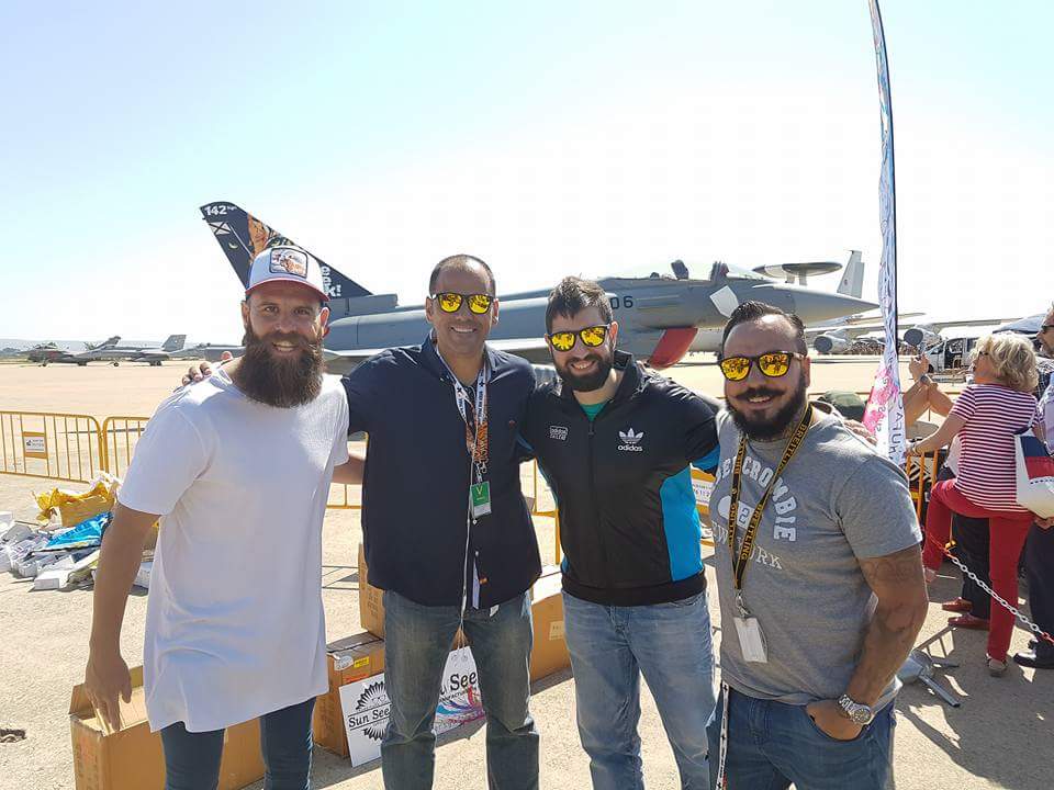 sunseekers_sg's tweet photo. Reencuentro con viejos amigos... ¡Y haciendo otros nuevos! Salva Ballesta ya luce sus #Sunrise #TigerEdition #NTM16 https://t.co/M17VMPzElK