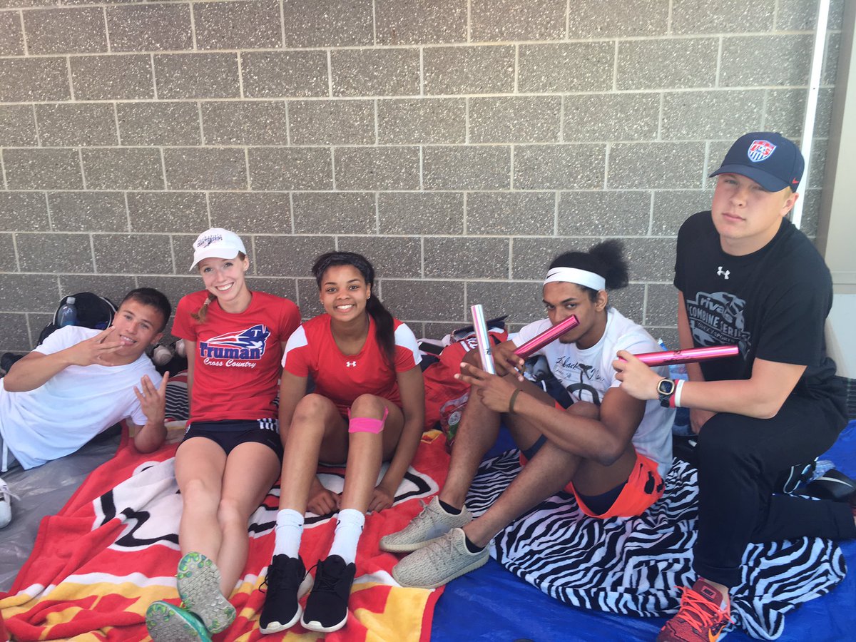 THS_Track's tweet photo. The Seniors are ready to bring it at Sectionals https://t.co/A41psbvXOp