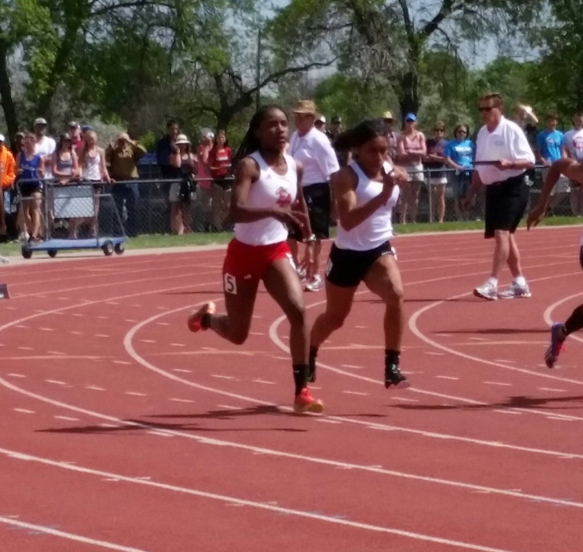 Here is an action photo of <a href="/RenaeDawnielle/">Dawnie ♡</a> in the 100M Dash. #BroughtTheFast