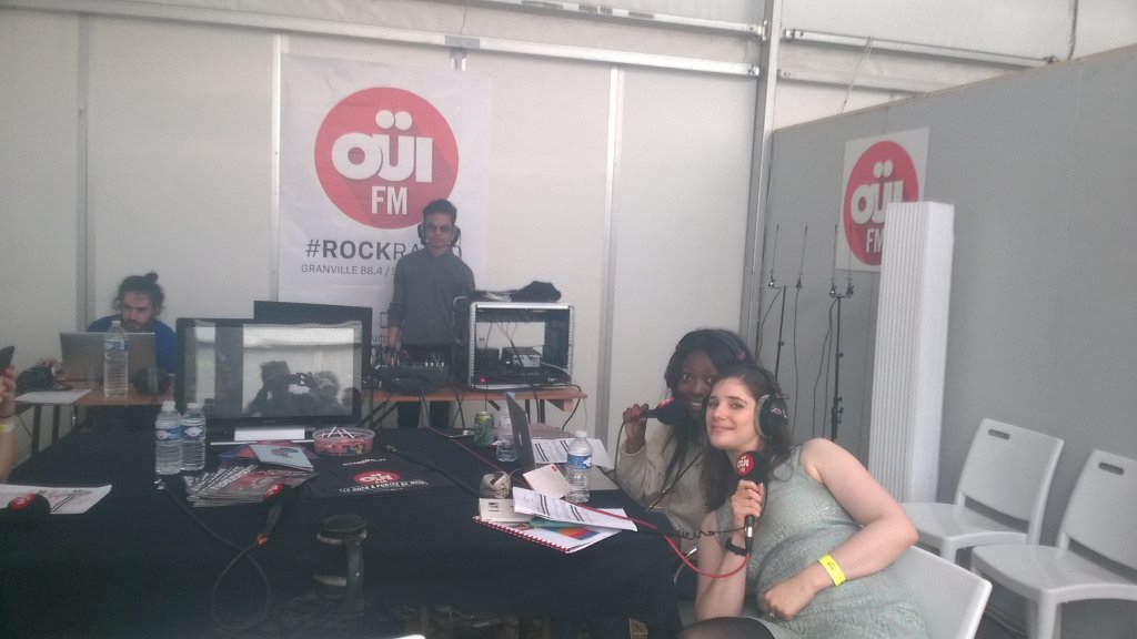 marjoriehache's tweet photo. En direct avec les potes depuis @PapillonsdeNuit #P2N 19h-22h sur @ouifm ! @MarieLuba @matiasArcheno #P2N2016 https://t.co/mtq8pdSyvj