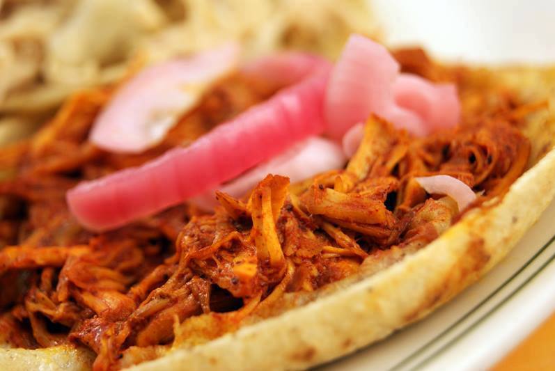 CDelSureste's tweet photo. No cocines compra en Círculo del Sureste​ Cochinita pibil por kilo, $280 el kilo #Sabádo #CocinaYucateca #ColJuárez https://t.co/2veWQX0H1v