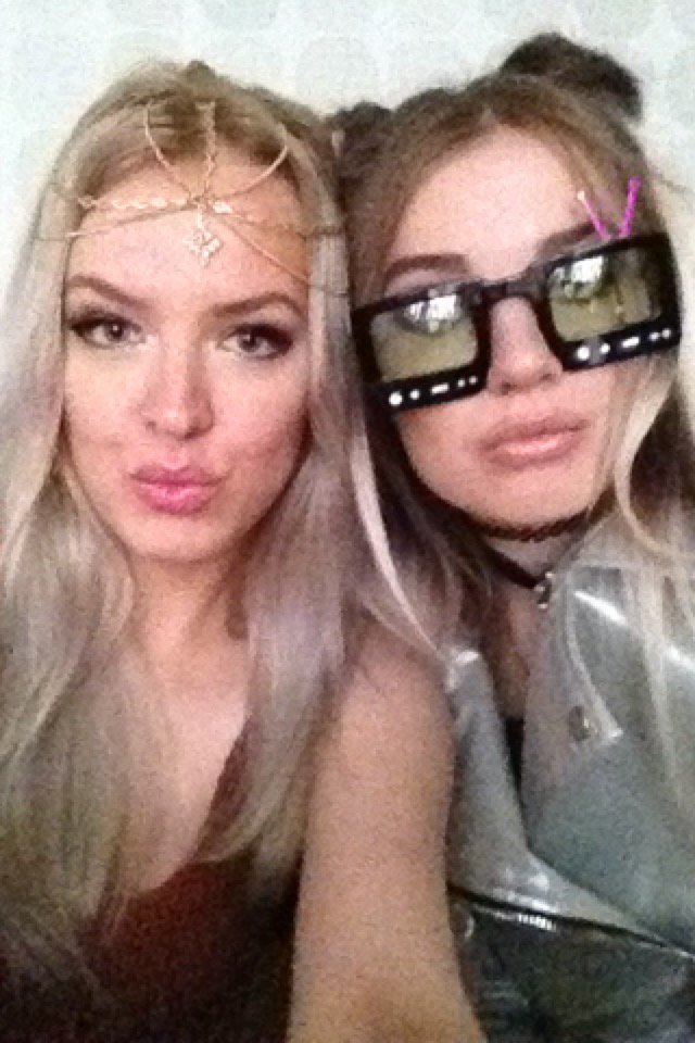 Blonde PlutoZ tweet media