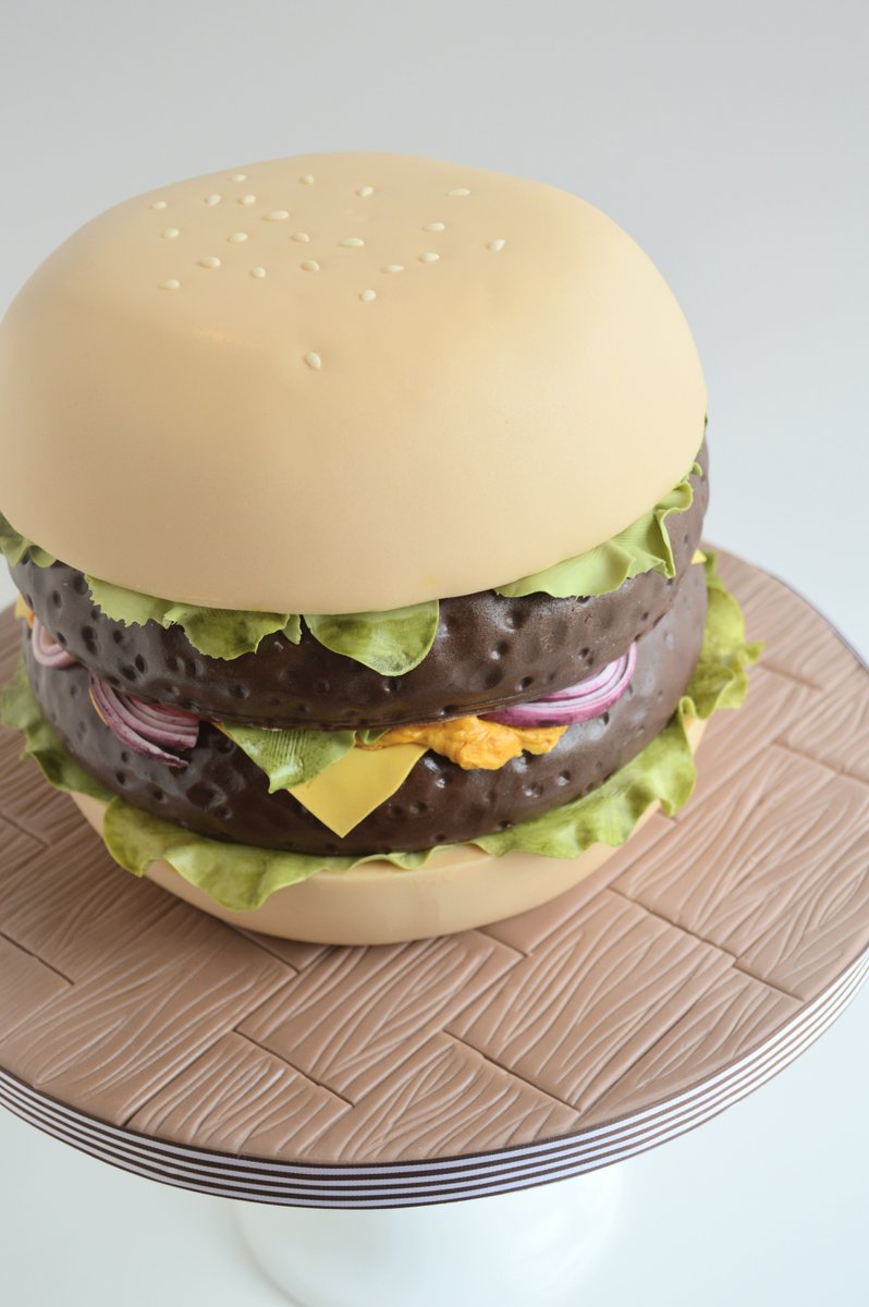 PrettyFancyCake's tweet image. One of this weeks cake's...a giant burger! #cakedesign #cake #noveltycake