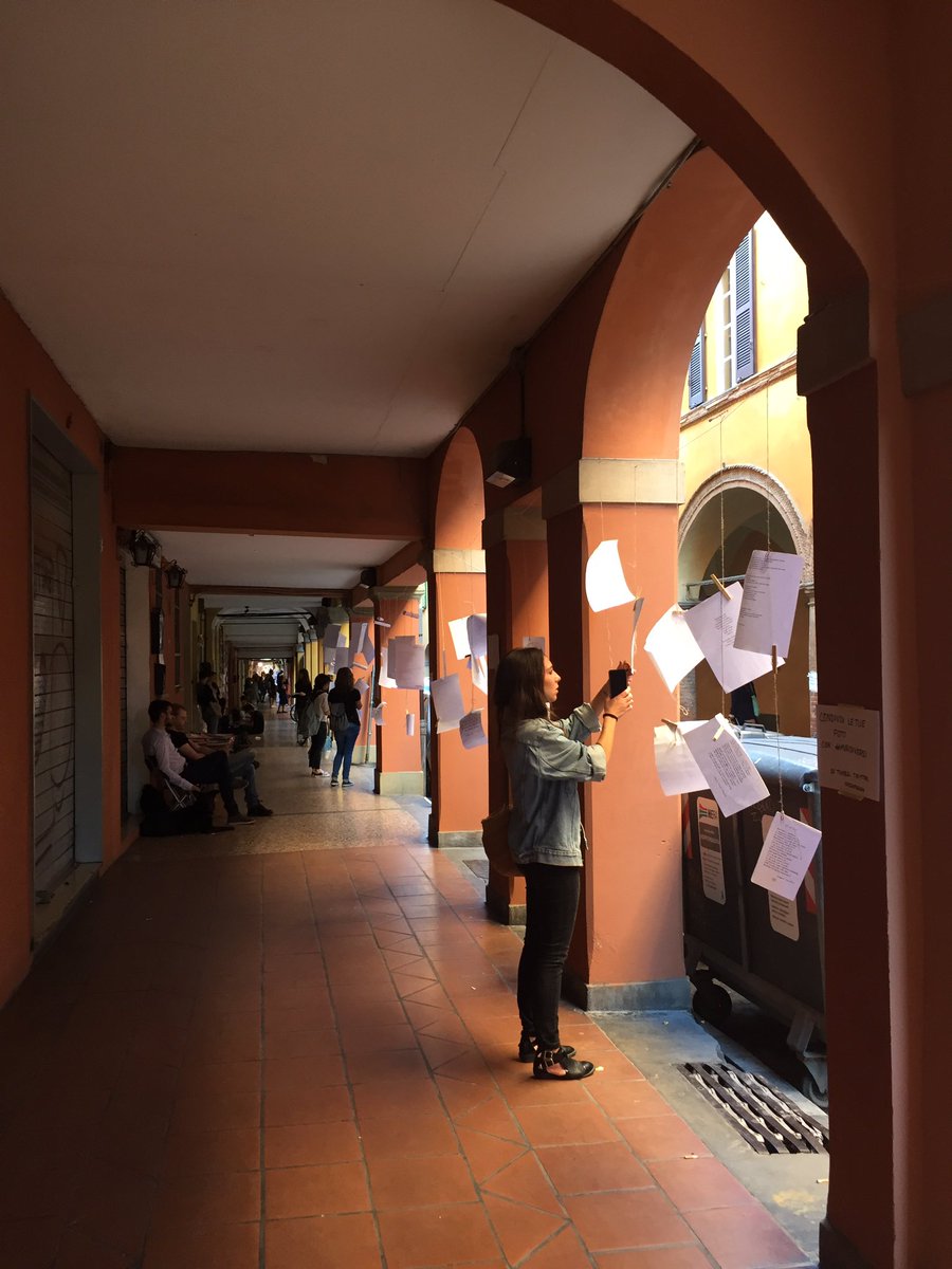chiaramarsilli's tweet photo. #muridiversi #poesiacondivisa #bologna https://t.co/WriDzgtIBV