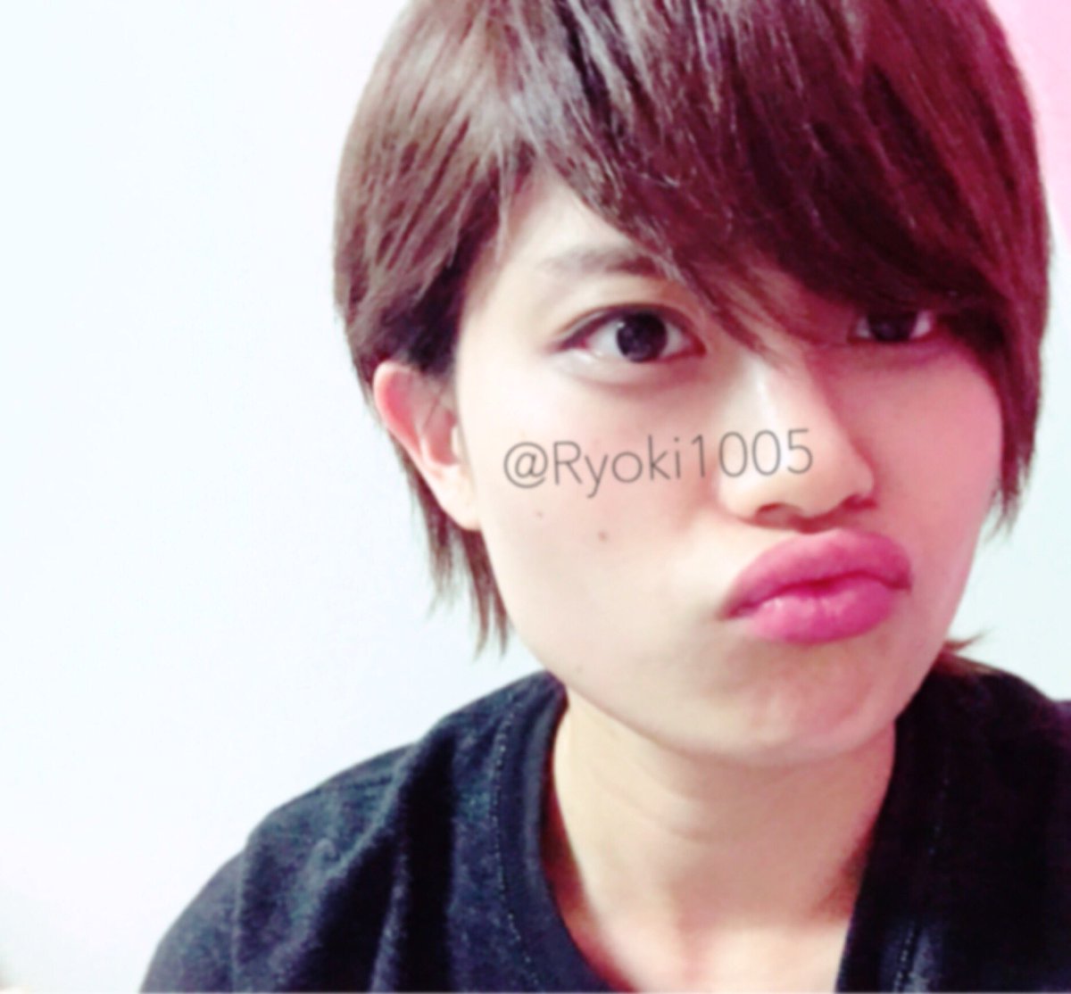 Ryoki1005's tweet photo. 耳掛け〜 https://t.co/rFkqOIes3A