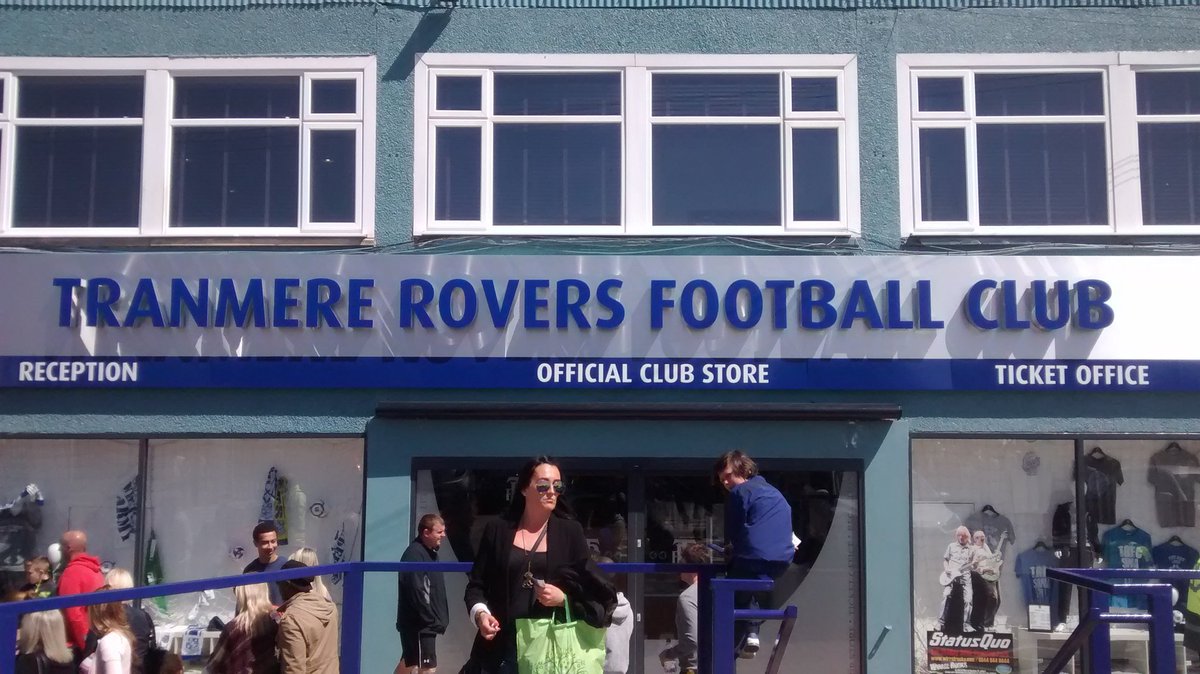 AlpasSportsUK's tweet photo. At @tranmererovers for @Exclusive_Liv 2 @SRTRC_England  Ex Players Vs Celeb match as the official kit sponsor. https://t.co/MyappQB049