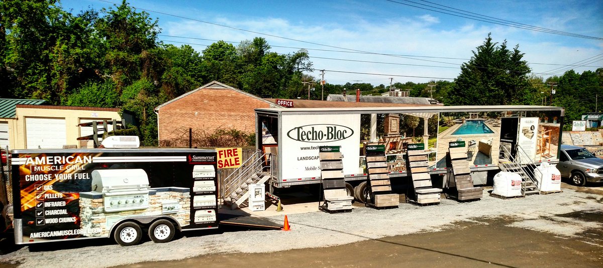 techotaphouse's tweet photo. @techobloc &amp; @StoneFarmLiving #MDUEvent @SislersStone - Come plan your dream backyard! @paverpete1 @TechoMike https://t.co/iZPFltBQve