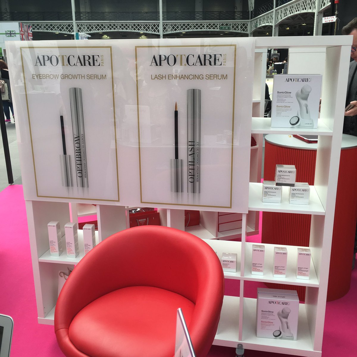 WOWbeaute's tweet photo. Lovely to see the fab #optilash by @apotcare at the @AntiAgeingShow this really does work review coming soon! 😘 https://t.co/R83A62RQn4