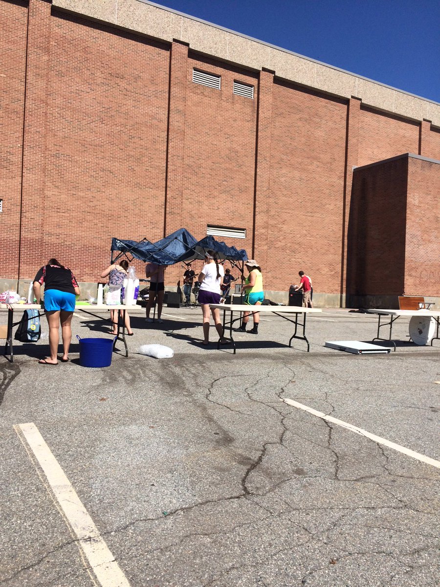 WHSFrench_Club's tweet photo. Setting up for Spring Fest! From 10-2 there will be music, food, and games in the side parking lot and at the Pit! https://t.co/HMQR1WIX4H