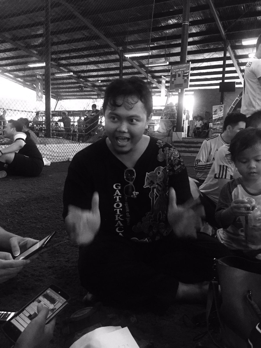 TN13atch's tweet photo. Corro memberi tausyiah di sela-sela pertandingan. https://t.co/jjzO9AuoNg