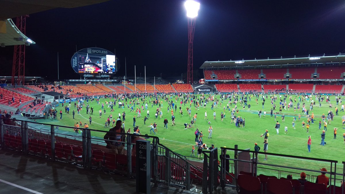 Cardinal7477's tweet image. MotoX, Footy, Victory! What more could you ask for? #AFLGiantsSuns @GWSGIANTS #NeverSurrender #91Points