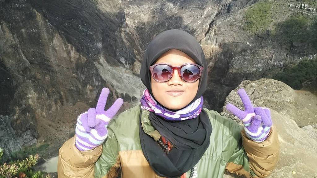 #gadistangguh #cewekidaman #natural
by ainie_tooeth | thewedding.id