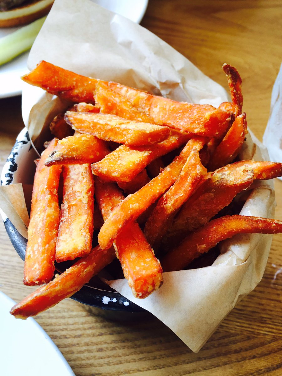 superfezzle's tweet photo. Burger and sweet potato fries at Byron, add an Oreo thick shake and that's a great lunch!! #london #burger https://t.co/jcqapZo7Cv