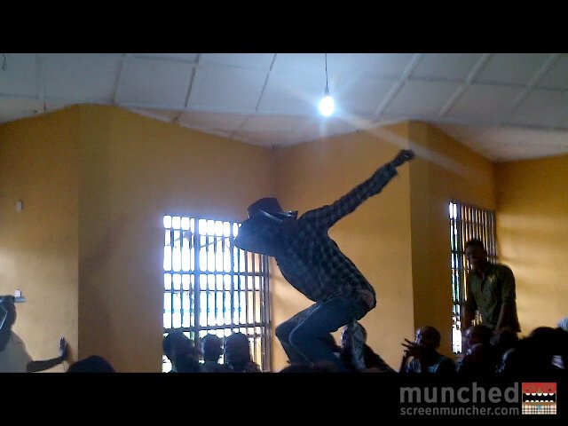 Am_Keruch's tweet photo. 1day Ezege go sign me, and like kesh, I go cause trouble! #LiveInDelsu @phynofino @ZoRoSwaGBaG @Yung6ix @real_marvo https://t.co/aWz9qKD3ts
