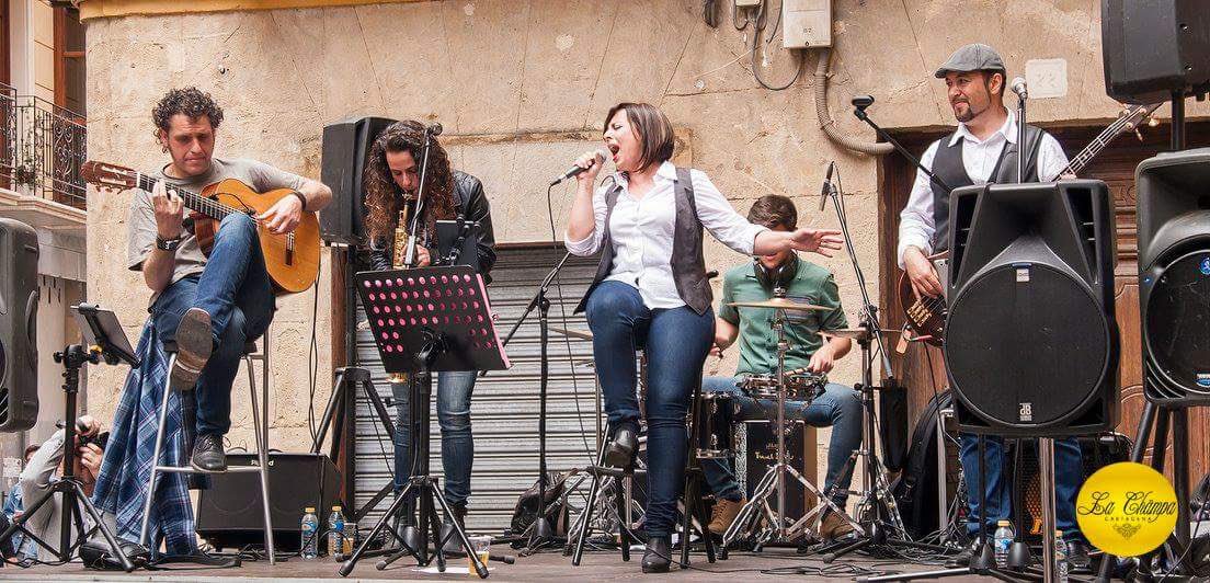 esenzia_musica's tweet photo. Nos llegan más fotos del fin de semana Cruces de Mayo #Cartagena 2016, Chämpa y Aire 13! #EsenZia #musica #directo https://t.co/qx5SICSYHG