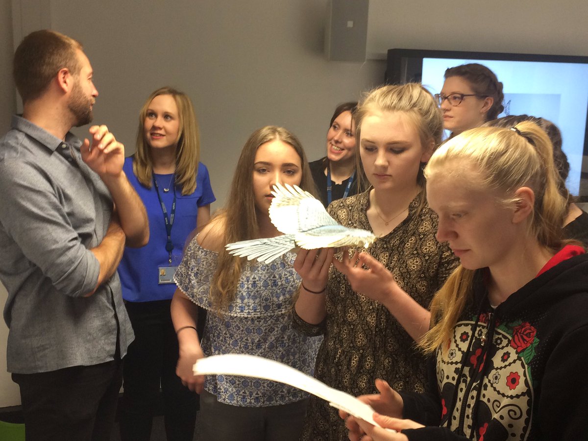 jomieszkowski's tweet photo. Good morning Nottingham! @natsatclub #zackmclaughlin doing a lovely masterclass creating birds https://t.co/a3xaEVBMZt