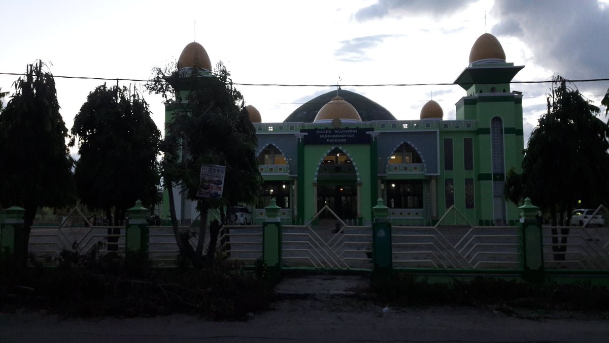 Memasuki waktu Adzan Maghrib untuk wilayah Masjid Muhammadiyah <a href="/KotaPinrang/">Kota Pinrang</a> &amp; sekitarnya.