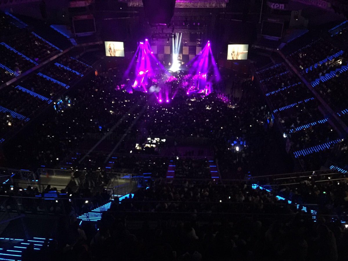 _MaluOficial_'s tweet photo. Madrid!!!!! Ultima noche!!!! Sigo sin palabras!!!! Vamooooossssss!!!! #Triplete #TourCaosMadrid 👏🏼👏🏼👏🏼👏🏼 https://t.co/z8Um1IuU0S
