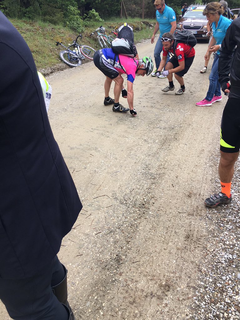 Benna80's tweet image. La mamma dei CRETINI è sempre incinta ..... #senzaparole