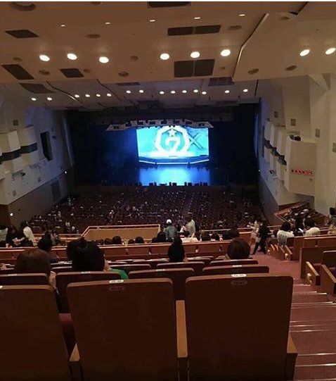 IGOT7_Real's tweet photo. Got7 fly in Osaka Japan 😉💞 https://t.co/Vn3ySn6Hey