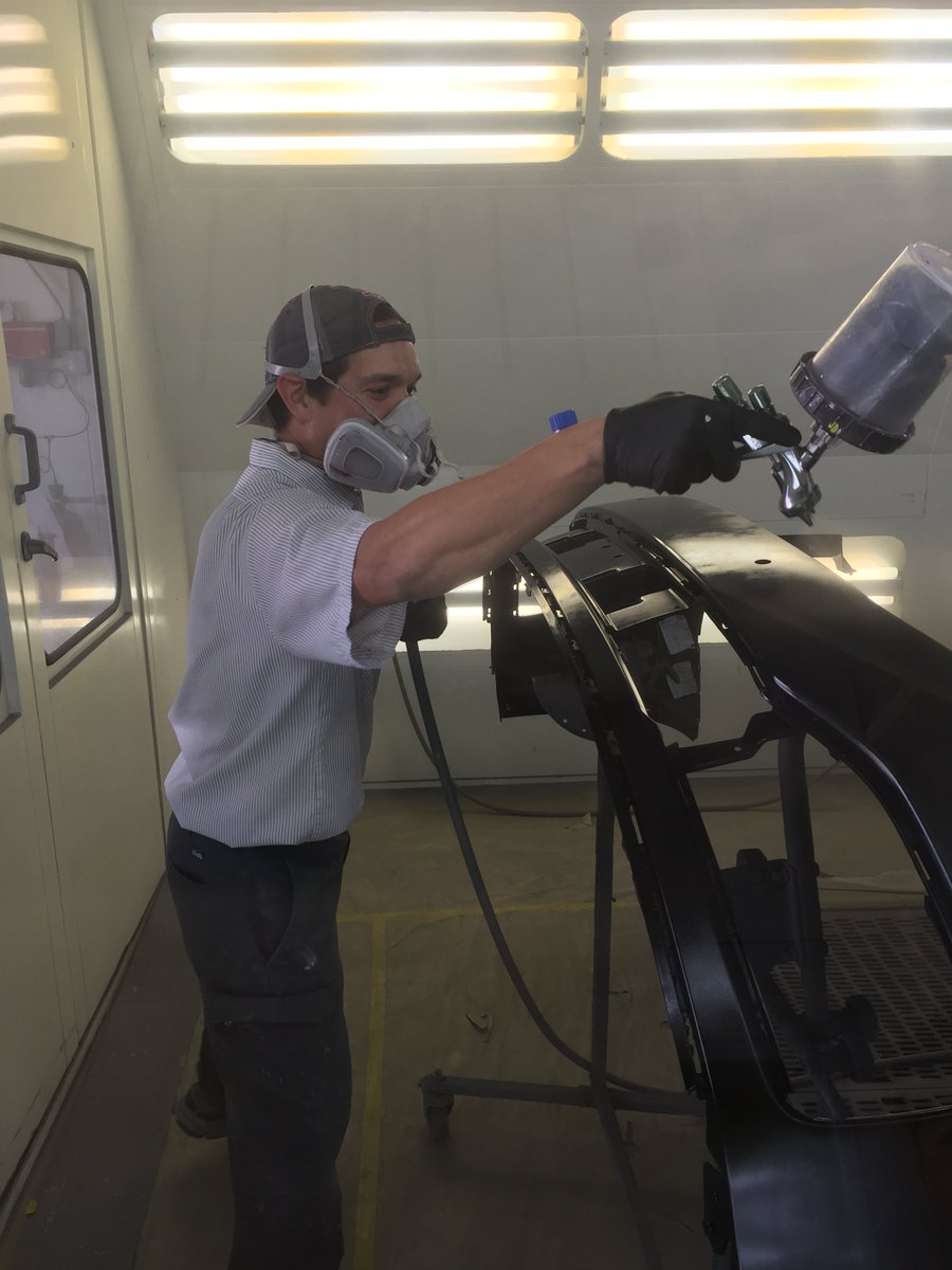 GilbertFordAuto's tweet photo. A fresh coat of paint... #GilbertHasIt #GilbertCollisionCenter https://t.co/0ghnbfVL5A