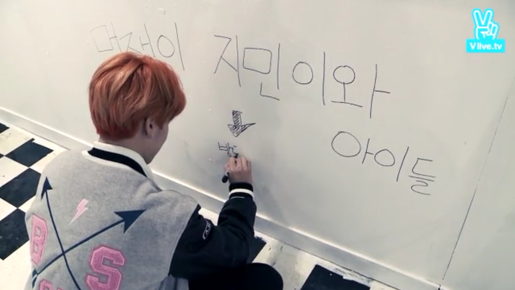 r i r i retweet queen on Twitter "방탄소년단 this moment