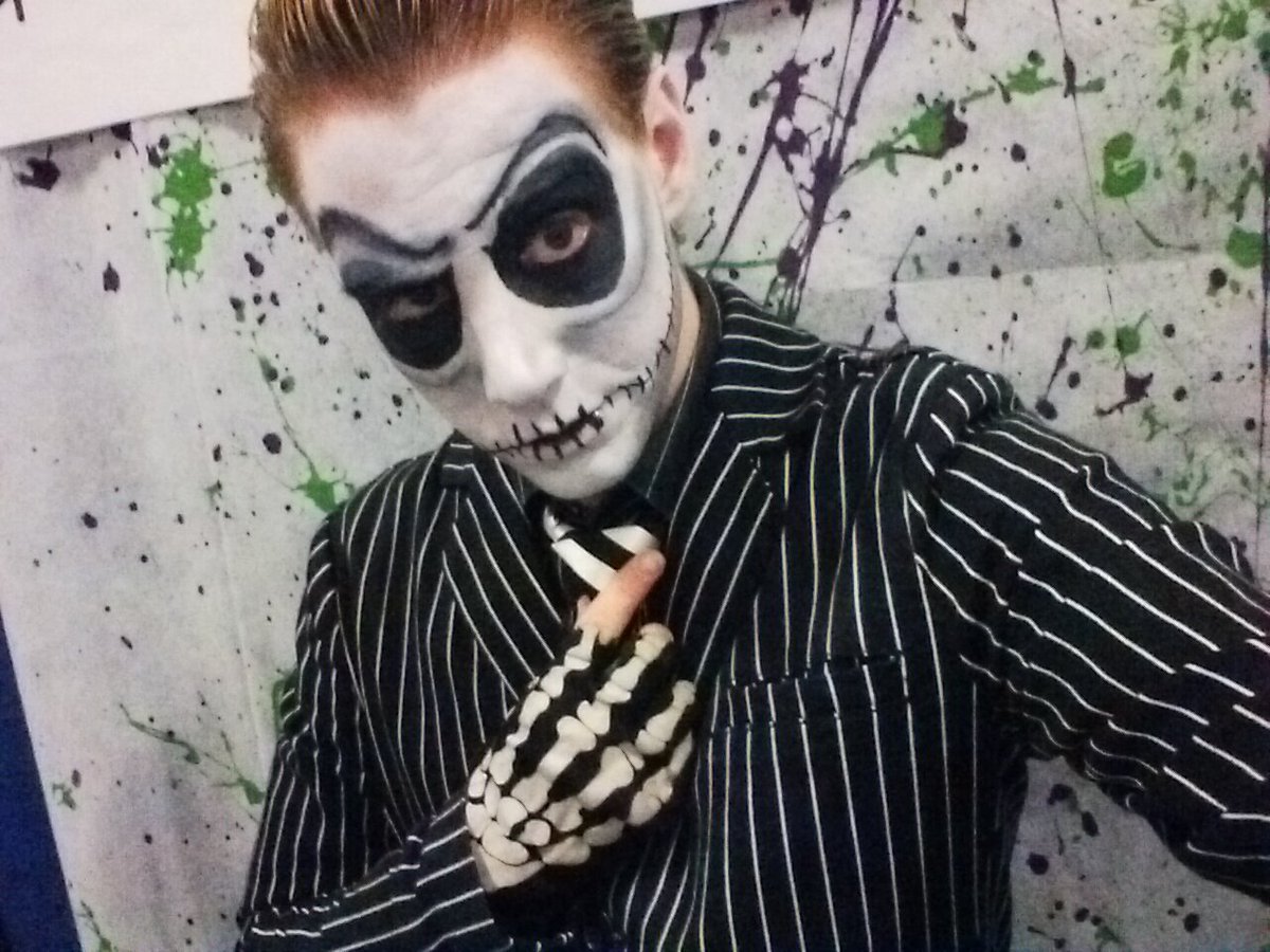 ComicCon Day 2! Who wants to come sing some songs? #OttawaComiccon #JackSkellington #ComicCon