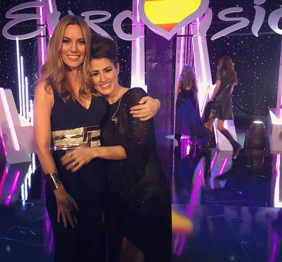 Edurnistas's tweet photo. Muchísima suerte hoy @BAREI_MUSIC !!
🎶🎶👏👏🎧🎧💃💃 https://t.co/FFOo97UAO0