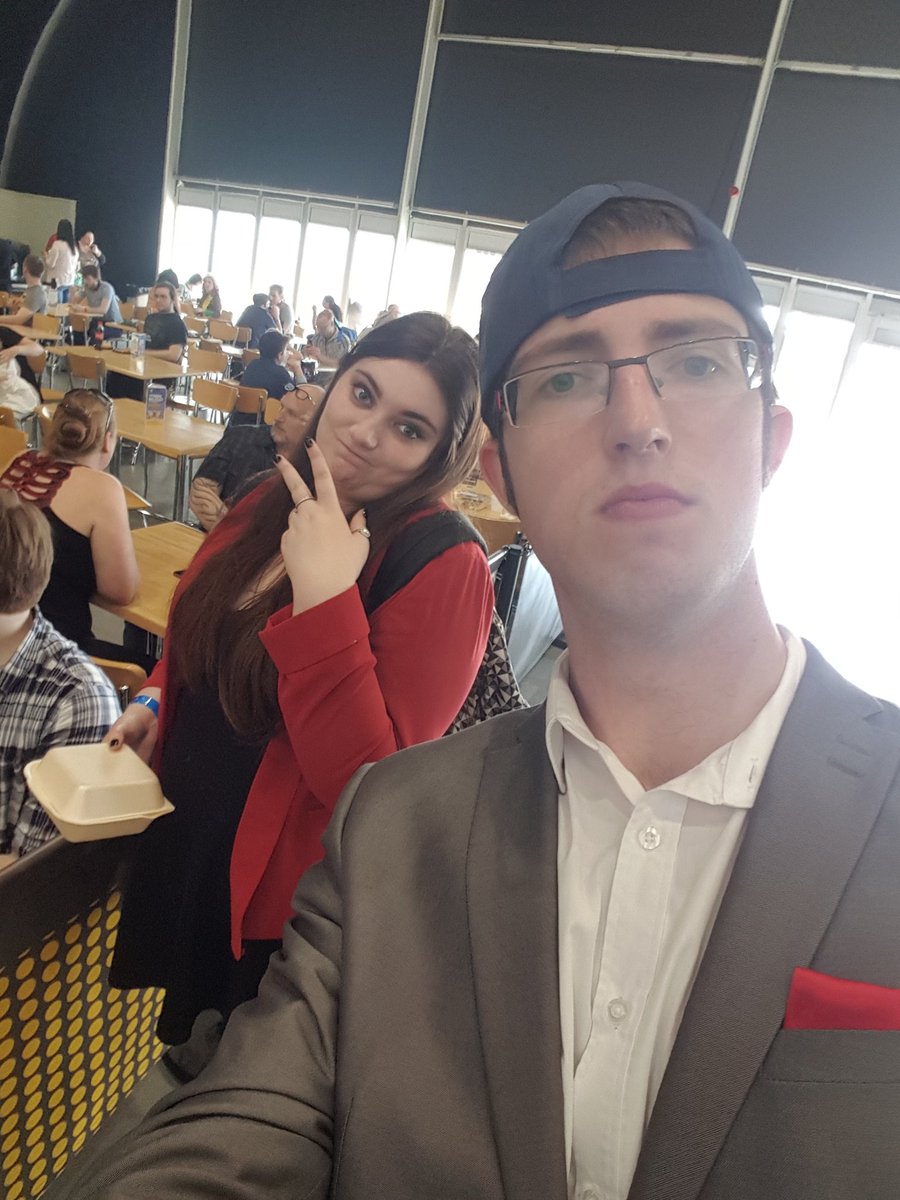 AndrewAdamsShow's tweet photo. Cosplay Bingo- The Guys VS The Girls #CosplayBingo https://t.co/46HFvW4FlG