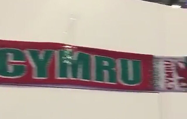 RedJed7's tweet photo. @joewoolford I approve of how you've decorated the outside of your dressing room. ๐ https://t.co/6h70C5TCcG