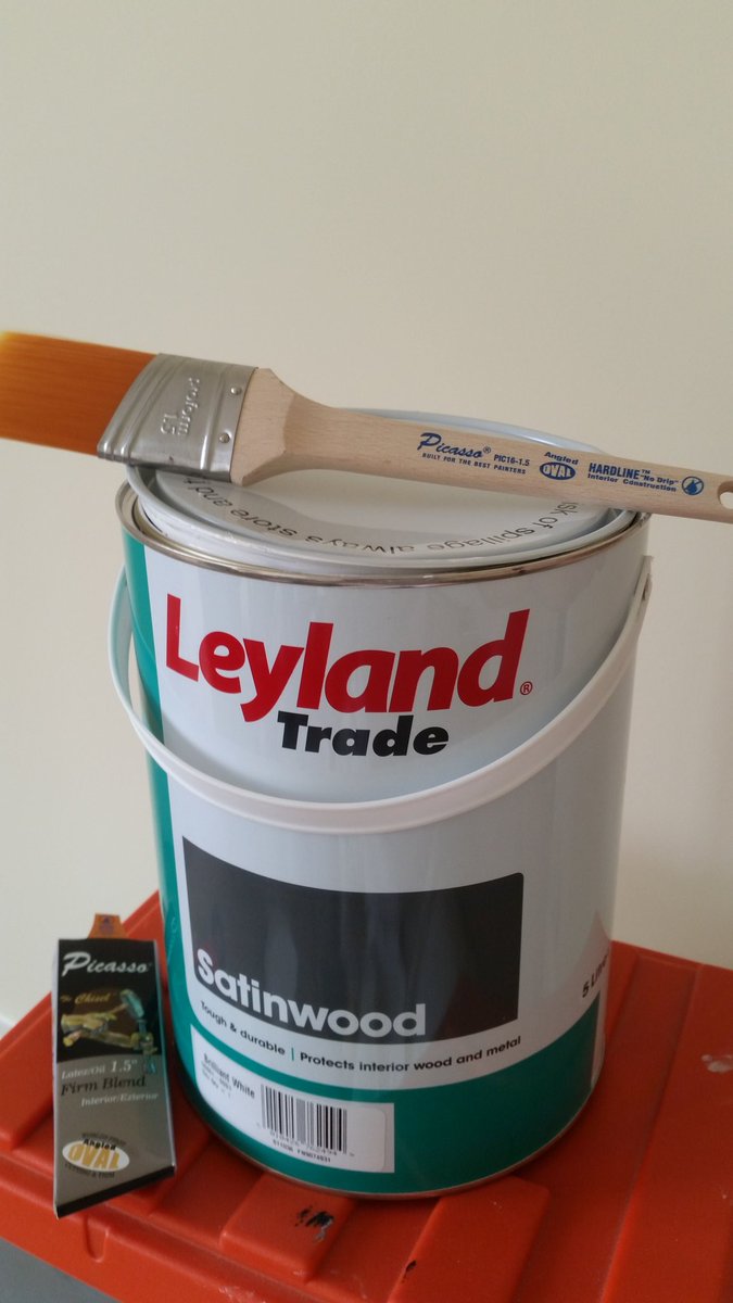 DecoratorAndy's tweet photo. Customer supplied the paint, we supplied the brushes! @leylandpaints @Picasso_Brush @picassobrush  #MasterDecorator https://t.co/9Eu4oDiM4W
