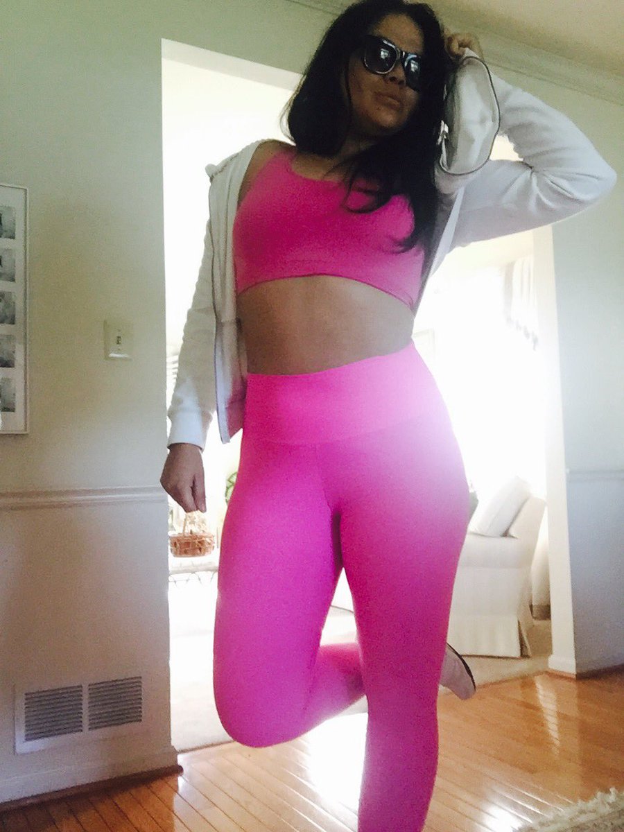 GJerrel's tweet photo. #TrainInsaneOrRemainTheSame #workout #bootcamp #lifestyle #fitness #abs #butt #thighs #t25 #PX90 #nike #NoDiets 🙅🏻 https://t.co/HSX4aZnJYI
