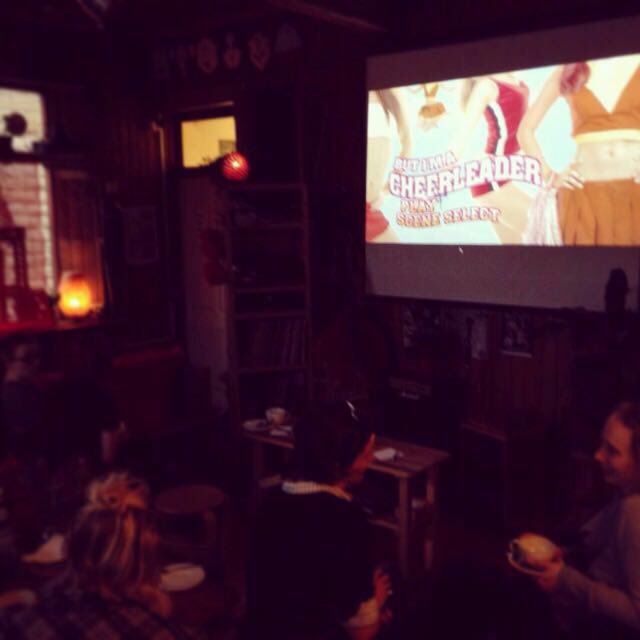 A choc full house last night for @Andro_Eve's film night! Thanks to <a href="/emilysicecreams/">Emily</a> for the snacks! #popupcinema