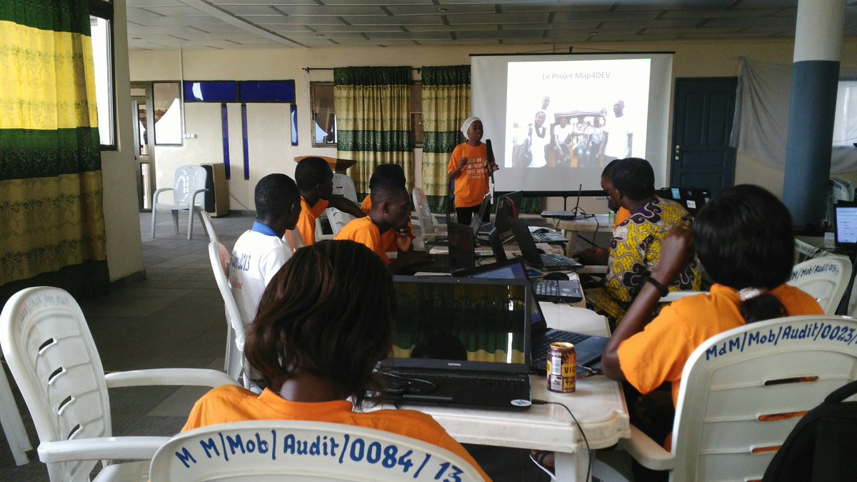 konan_maurel's tweet photo. #SOTMbj @falher3 de @OSM_NE présente le projet #Map4DEV et de @FemmeTic #Map4bj https://t.co/HR3bsiQdIn