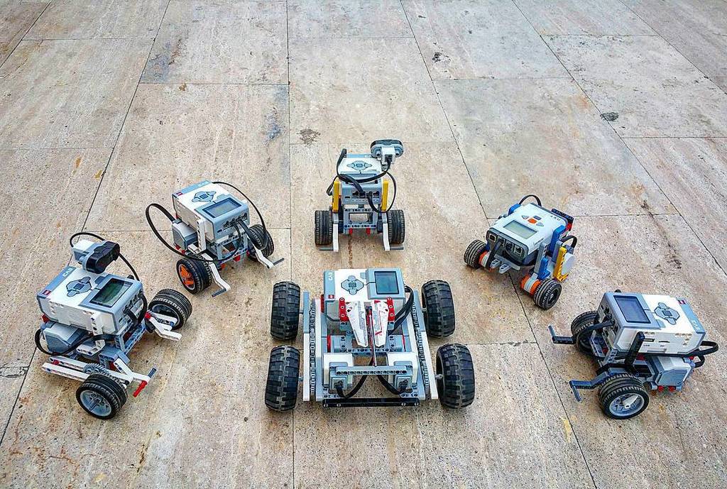 caudalfinIoT's tweet photo. Занятия по Робототехнике. 
14.05.2016
#robocentr #grozny #Chechnya #lego #ev3 #education #robot #robototehnika #rob… https://t.co/RkBu0KJ4zP