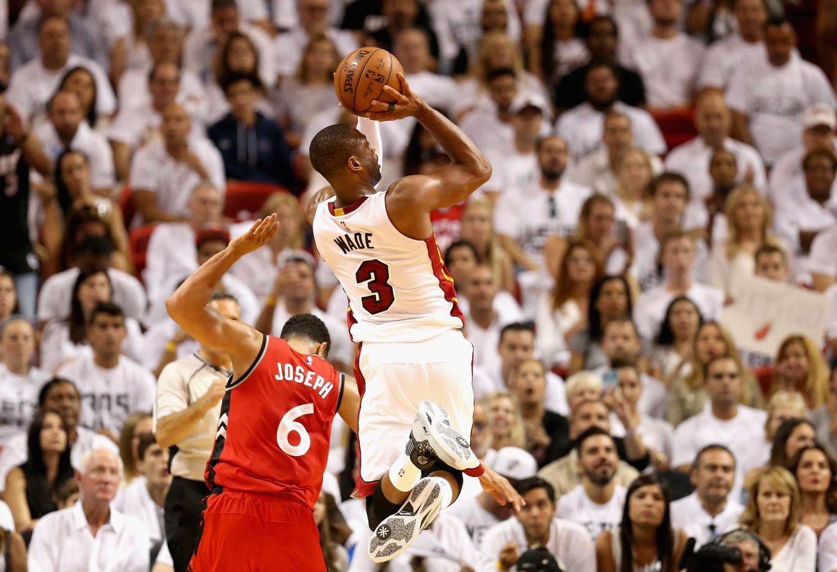 SportsCenter's tweet photo. Still alive. #PhotoOfTheNight https://t.co/UKAERYeEWD