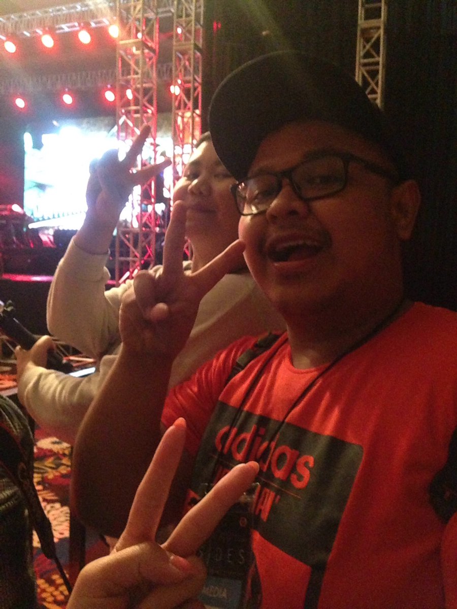 tasyatacaa's tweet photo. Yeee nonton bareng Ka Dika sama Ka Saras Konser Afgan #SIDES #AFGANSIDESCONCERT makasih #GENAccessAFGAN @987Genfm https://t.co/emjJ5KxQFc