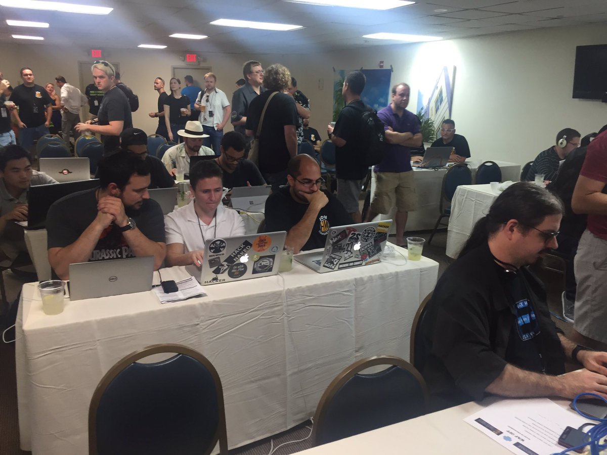 OracleSecEdge's tweet image. And they are OFF!!!! #good luck #Zenedge #hackmiami #WAF-Off