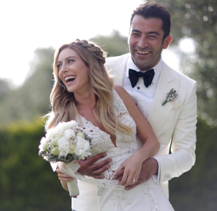 nrglyslcy's tweet photo. Sinem le Kenan ne güzel https://t.co/YNEvvge6hg bir ömür mutluluklar dileyip İstanbul a geri döndük!!!İyi eğlenclr😜😍 https://t.co/s5kFDZypcq