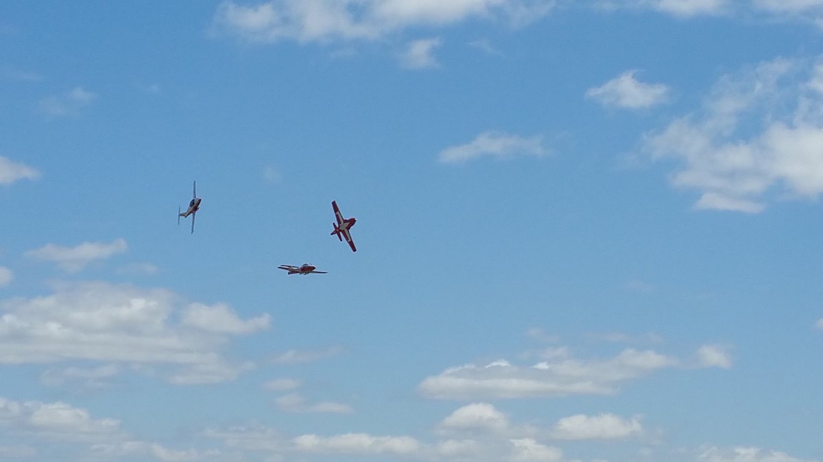SpiritAirshow's tweet photo. The #CFSnowbirds start their first STL performance in 20 years #Spirit16 https://t.co/bPwMDRLfYx