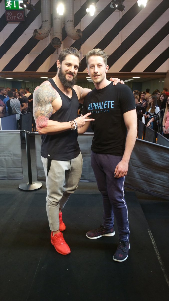 Matthew_Pos's tweet photo. First ever @BodyPowerExpo done! Met @Lexonidas &amp; @LAINEYBOPSTER who are awesome people. More motivated than ever! https://t.co/Vw4UFFKRVM