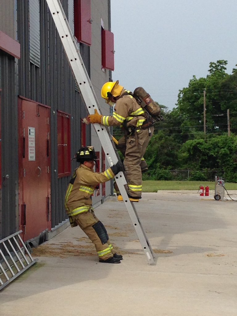 Leander_Fire's tweet image. #fireschool #leander #teex #firefighterskills