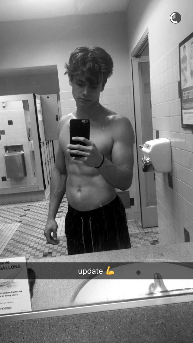 dylanRPGHLS's tweet photo. 👉🏼👌🏼🔞 https://t.co/dO3wPhCW4J