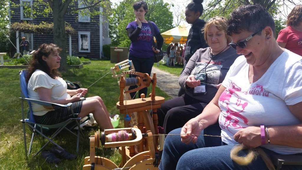crookedknits's tweet photo. Penny's got it! She is one with her wheel today! #ssgli #spinning #lispinning #LIFFF #LIF… https://t.co/NG359c899N https://t.co/LsTbCBEfOQ