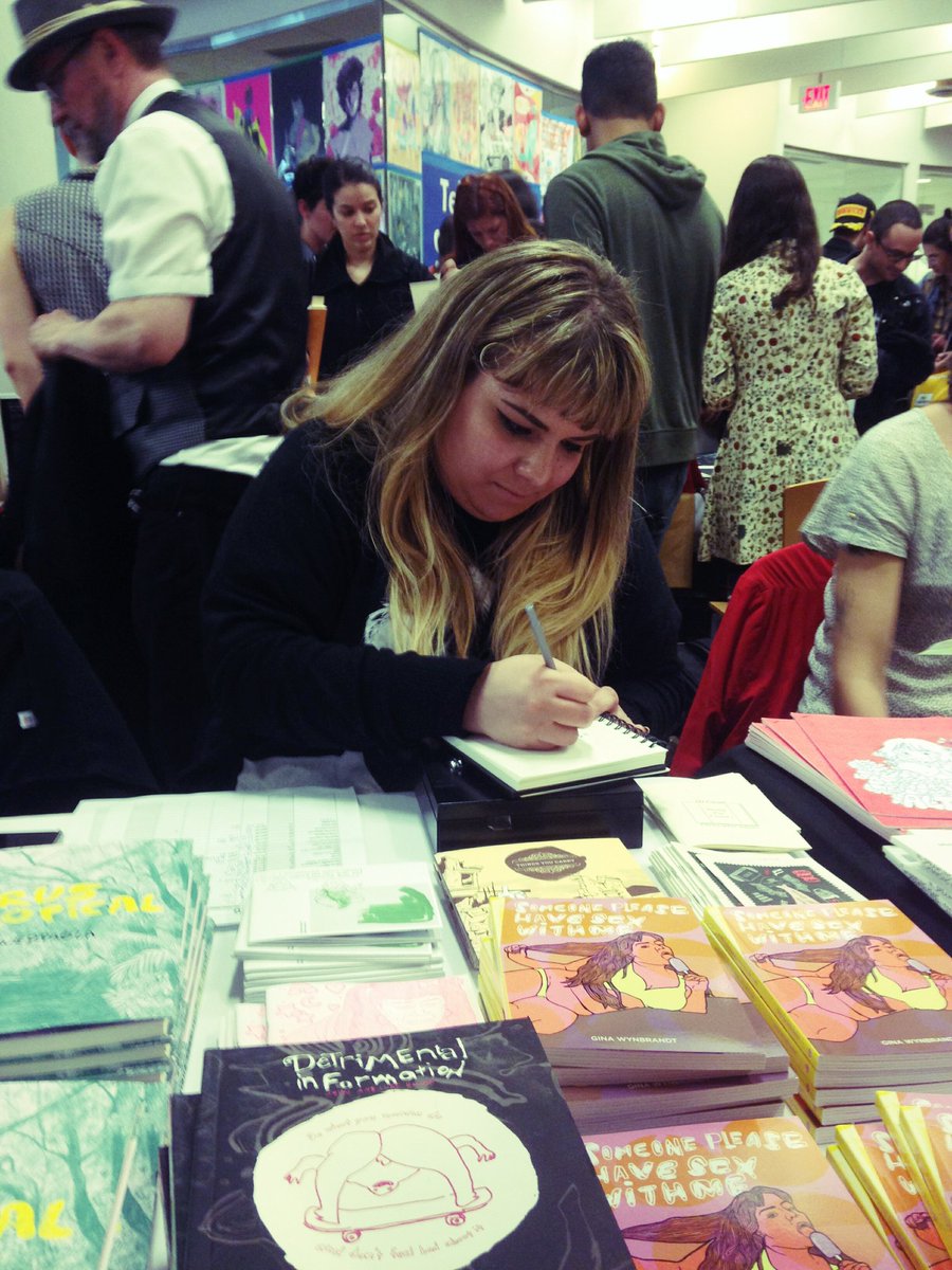 nataljaChe's tweet image. .@gwynbr lovely Gina Wynbrandt @TorontoComics #TCAF #TCAF2016 #cssc2016 #comics