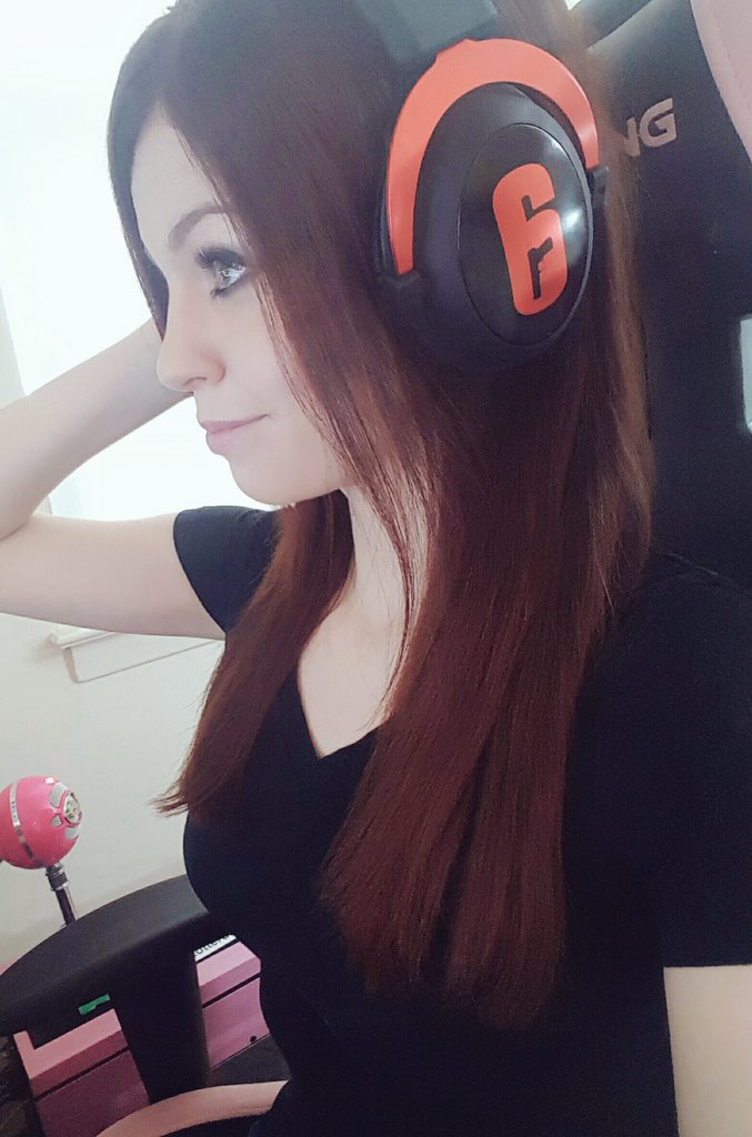 A little Saturday afternoon Rainbow Six action with <a href="/Miss_Magitek/">Tracie</a> >>>> twitch.tv/missmagitek